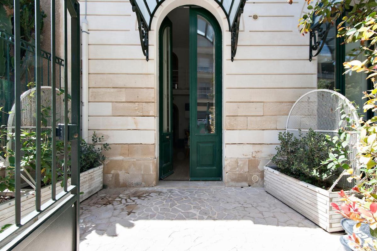 Residence De Franchis - Smart Apartments Lecce Extérieur photo
